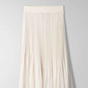 Wilfred White Midi skirt. Never been worn!